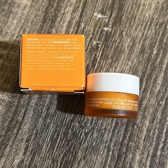 🥰🥰Olehenriksen Truth C-Rush Brightening Gel Creme, Sample Size🥰🥰 - Picture 3 of 4